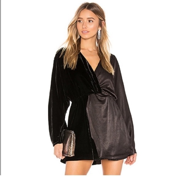 NWT House of Harlow x Revolve Elaine Velvet/Satin Bell Sleeve Mini Dress | XS - Picture 2 of 8